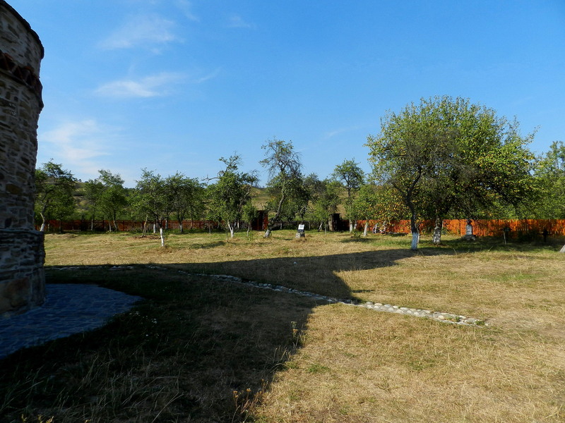 Biserica de piatra de la Densus