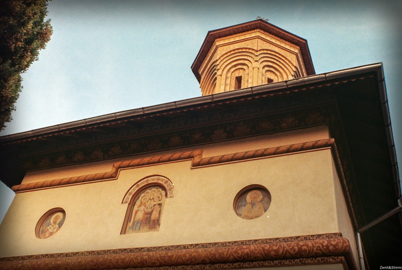 Zenit si obiectiv de 28mm