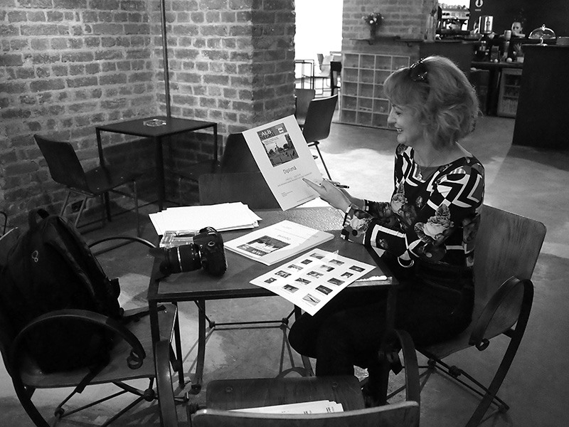 alb-negru-2012-ab-02