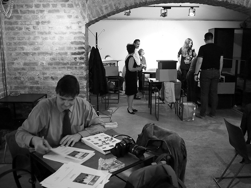 alb-negru-2012-ab-03