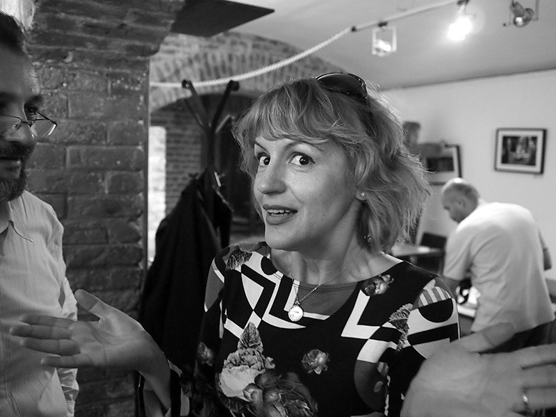 alb-negru-2012-ab-04