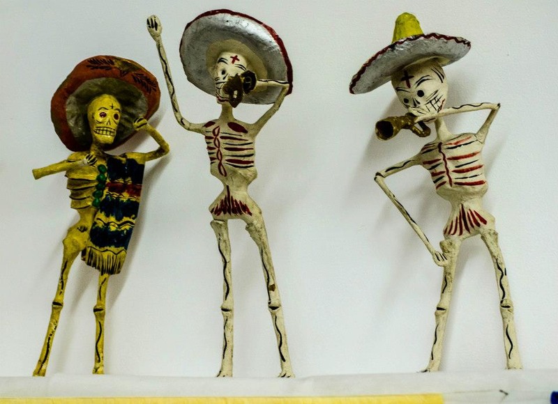 530840_364740420286103_862461867_n