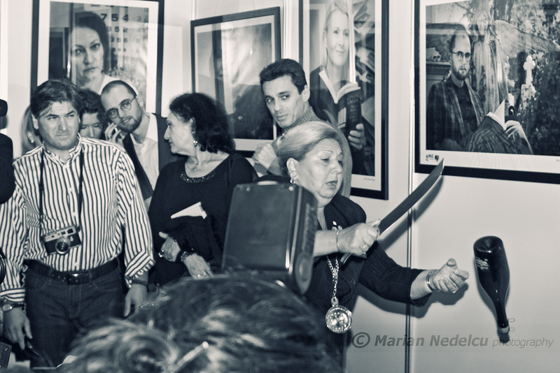 Emationanta desfacere a unei sampanii.