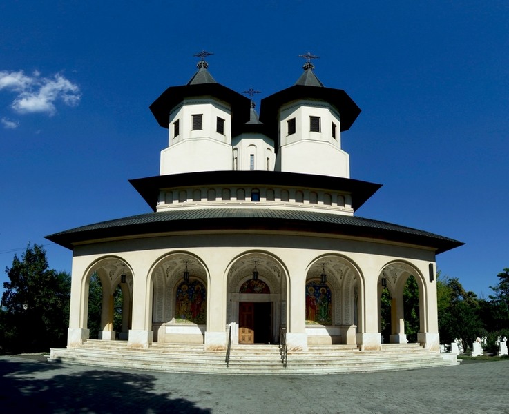 biserica-eroii-revolutiei-f