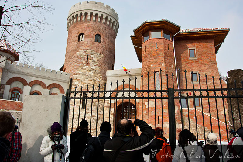 castelul_tepes_iulian_vulcan_wwwtablouriunicatro_02