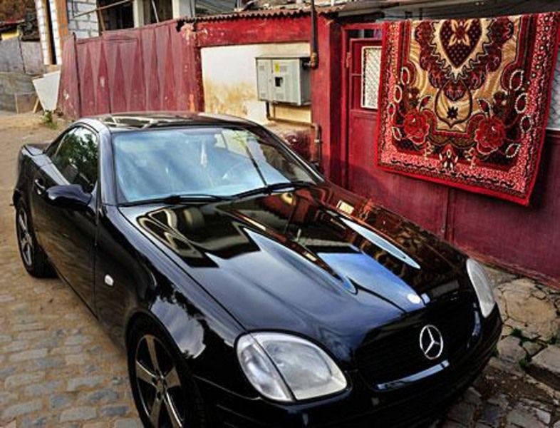 4-mercedes-si-carpeta