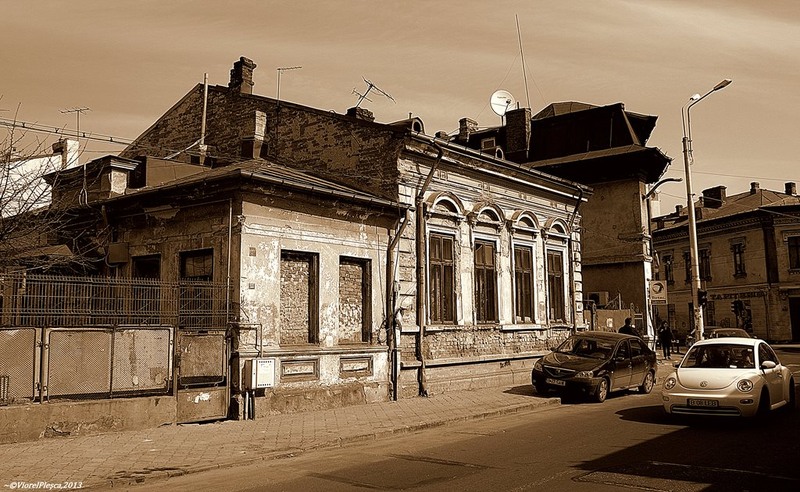 ANTENE, CALCANE SI FERESTRE ZIDITE