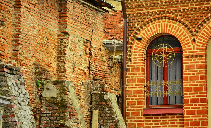 xv-zid-geam-biserica