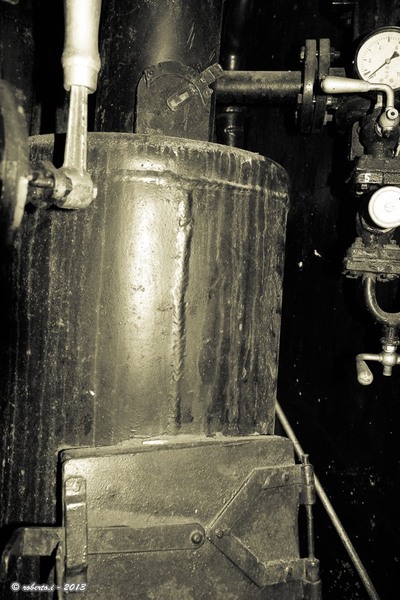 554880_4747760340461_1603329368_n