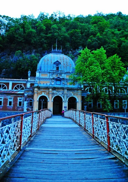 934941_260427194101065_1669195752_n