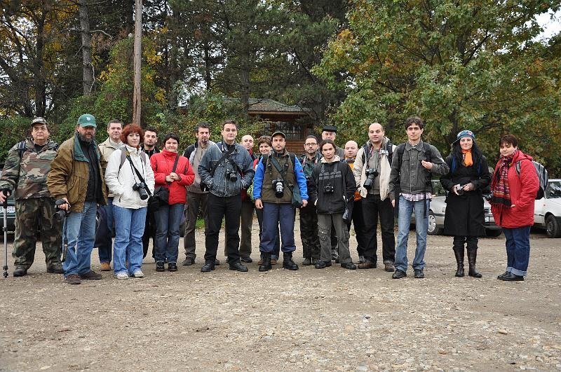 in-parcarea-manastirii-de-andrei-pascu