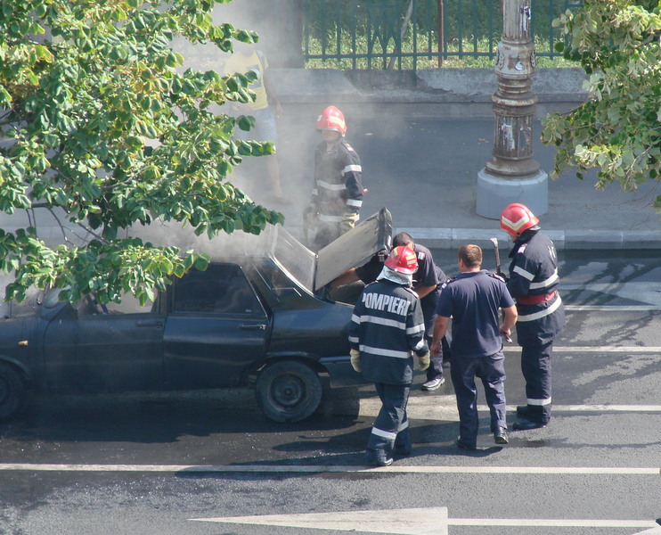 dsc05964_masina-in-flacari