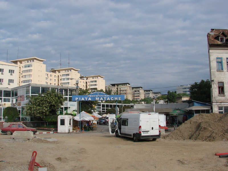 dsc05804_intrarea de pe buzest la matache