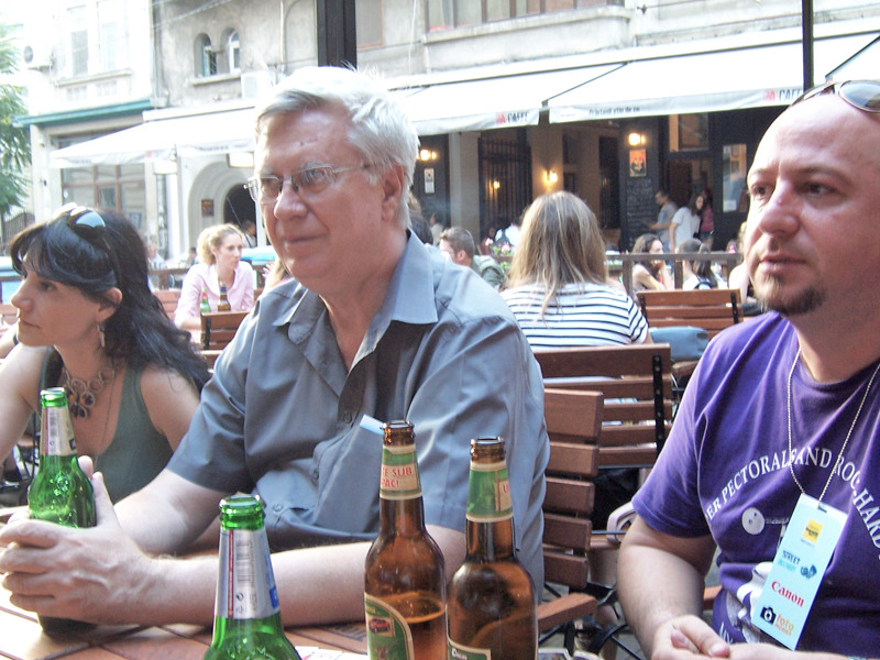 și noi avem una în cap deh sîntem fotografii