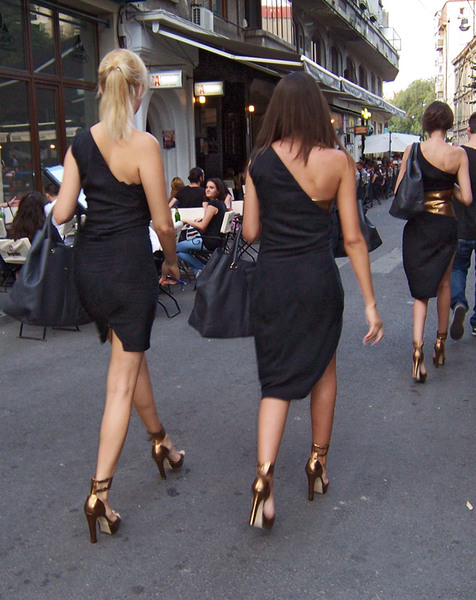 cele trei grații au plecat odată cu noi pozarii-end