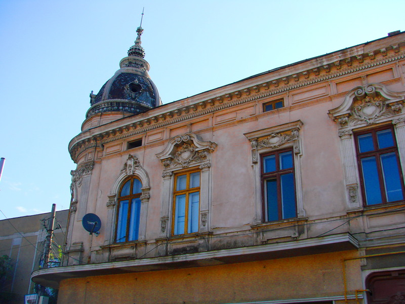 dsc07487a_fosta-cladire-a-circii-financiare