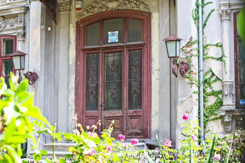 usa de lemn originala cu feronerie si sticla