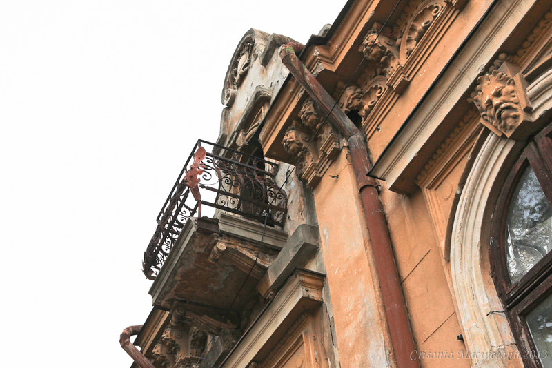 balcon bufant din fier forjat