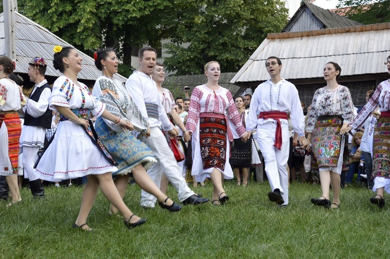 ansamblul-larisa-barbu