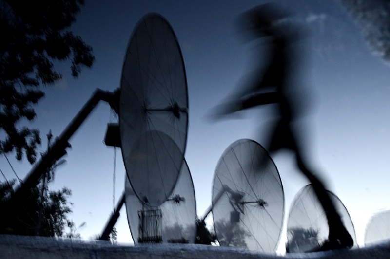 extraterestrii-reflexie-intr-o-balta