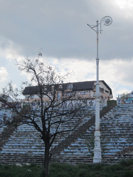 Amfiteatrul parasit- Tineretului