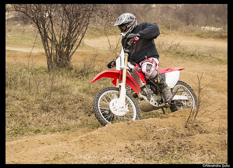 dirt-curve-dsc_6333-prel