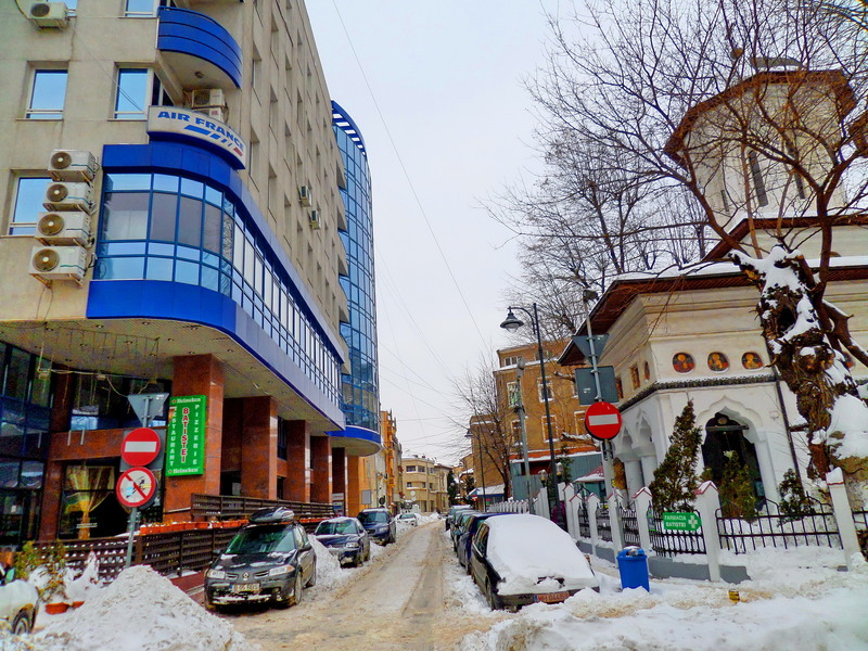 sam_2044_vechi-si-nou-pe-str-batistei