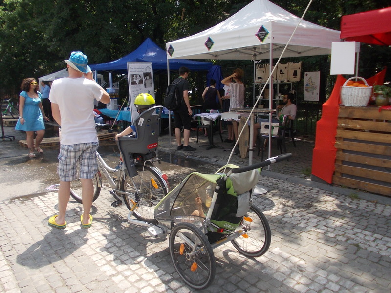 street-delivery-2014-179