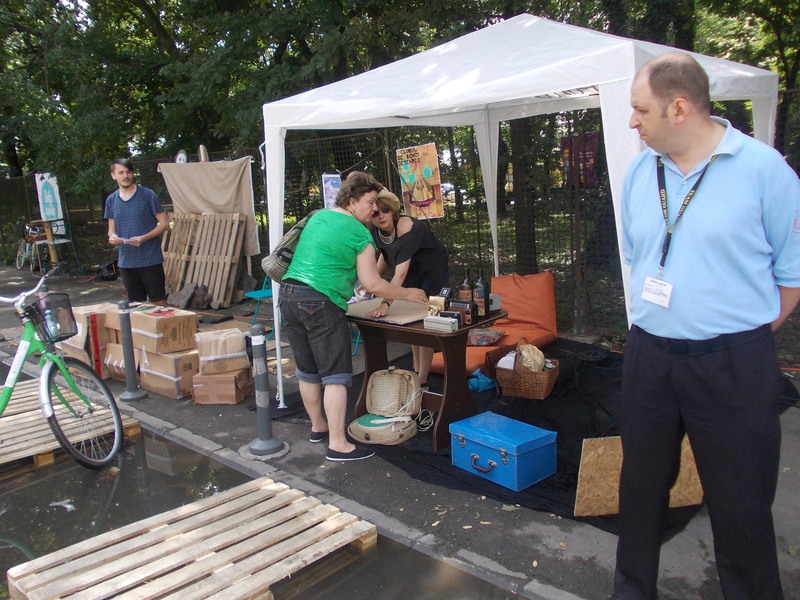 street-delivery-2014-183