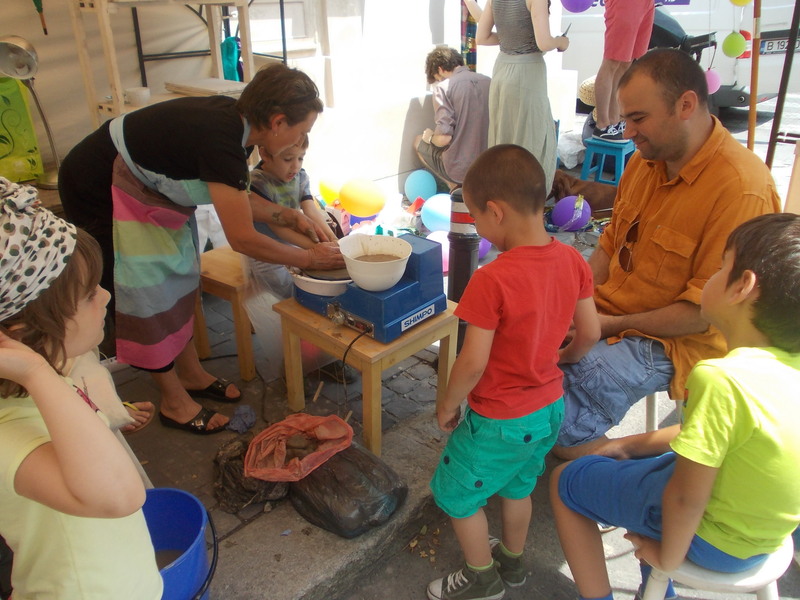 street-delivery-2014-213