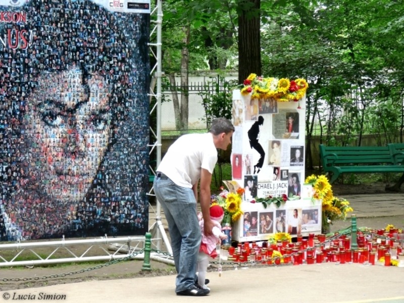 3-lucia-simion-love-for-michaels-music-2010