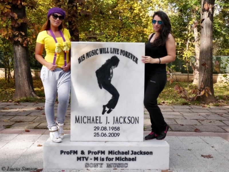 6-lucia-simion-love-for-michaels-music-2014