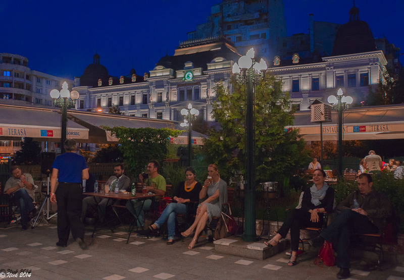 Flash Mob pe terasa Centrului militar