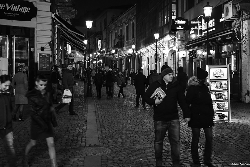 crowded-old-town-dsc_0149-prel