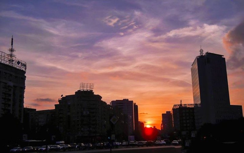 apune-soarele-in-piata-victoriei